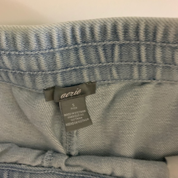aerie light wash jean shorts , good condition - Picture 2 of 3